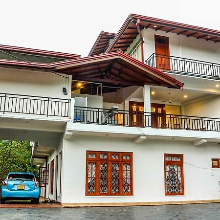 Vin Roma Inn Kandy Exteriör bild
