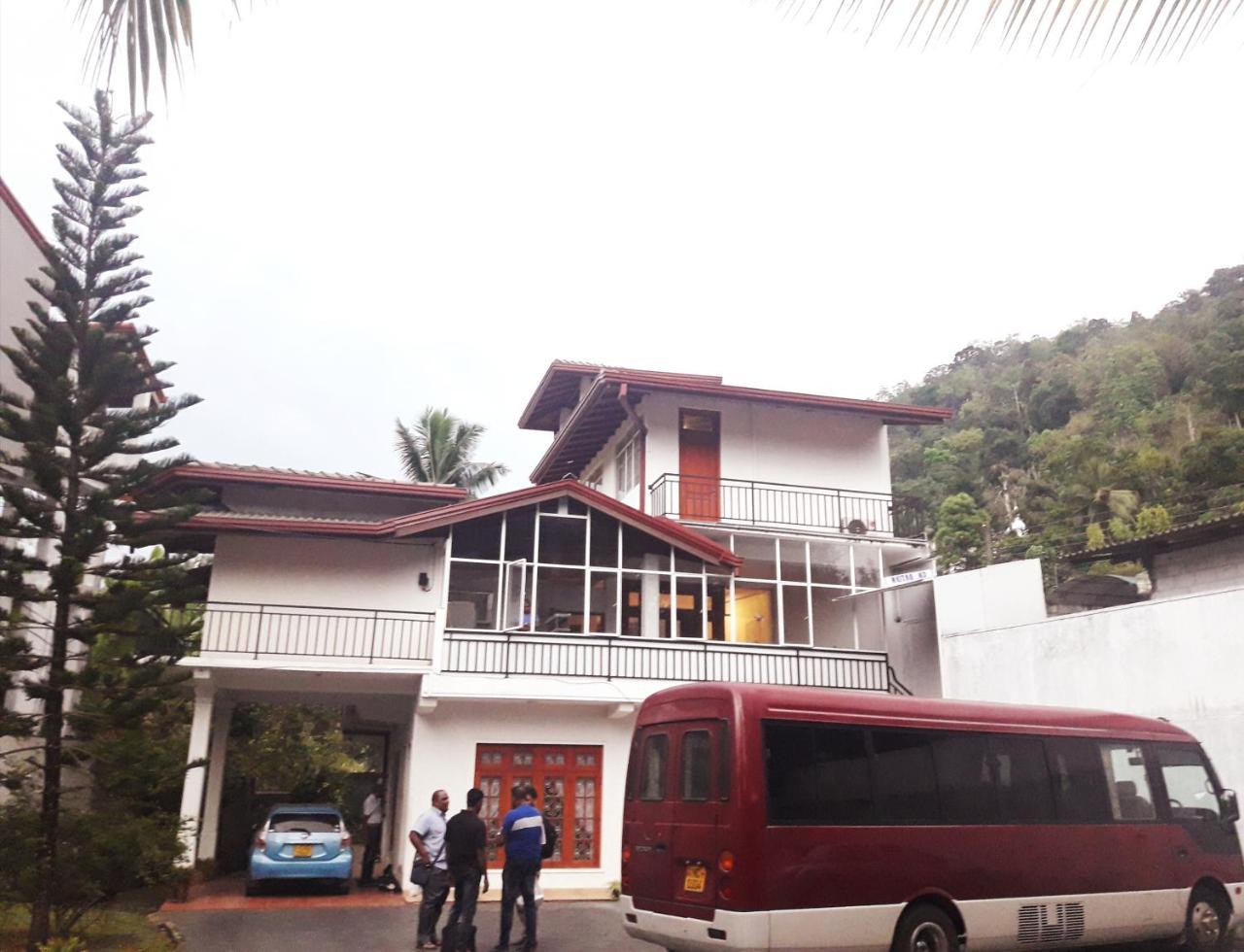 Vin Roma Inn Kandy Exteriör bild
