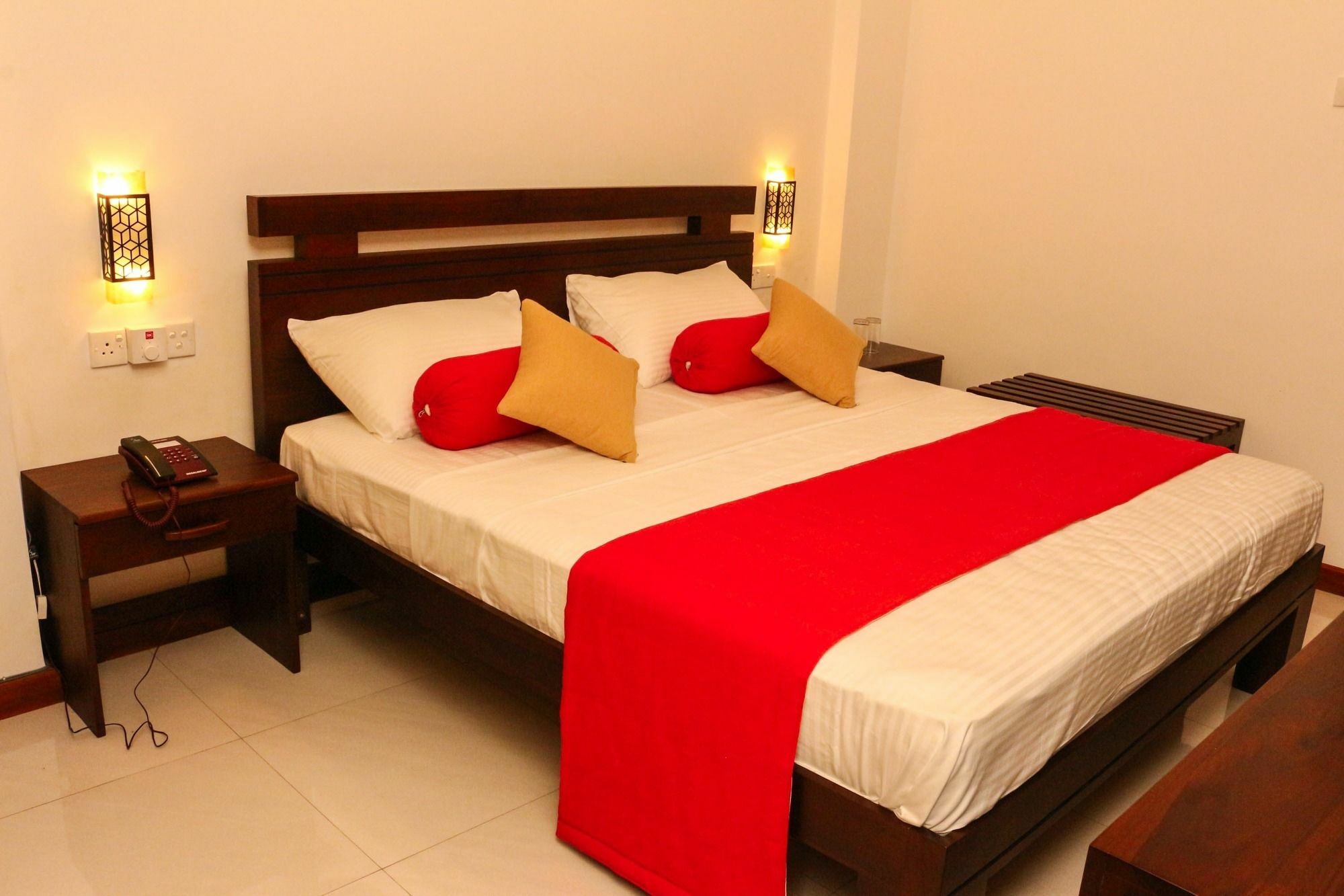 Vin Roma Inn Kandy Exteriör bild